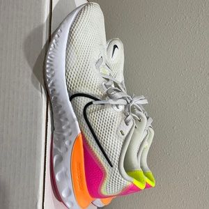Nike renew Womens running shoes